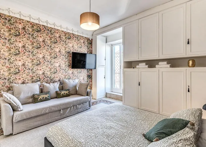 Emily In Apartamento *