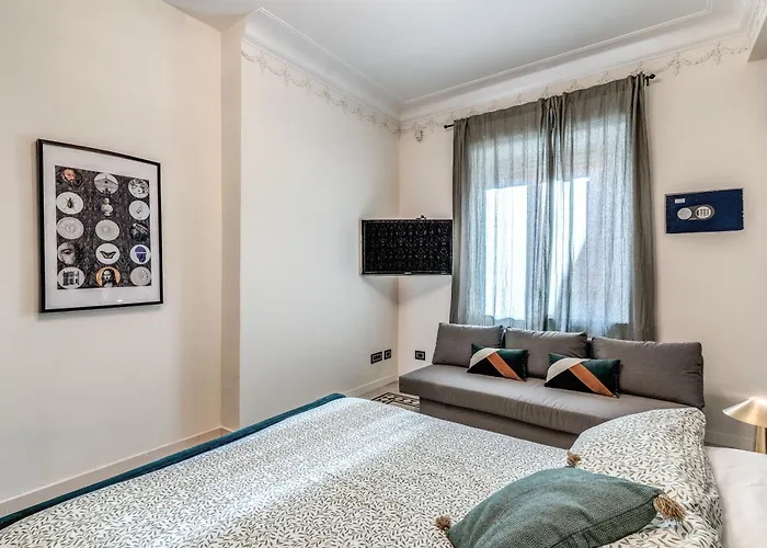 Emily In Apartamento